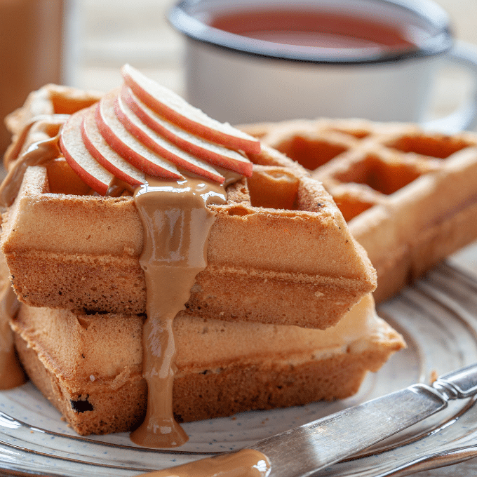 Glutenfreie Apfelwaffeln mit wenig Zucker